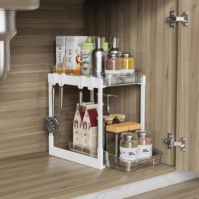 Zdjęcie produktu dla Organizer pod zlew do szafki, biały, z 2 wysuwanymi przegródkami, 4 haczykami i 1 koszykiem