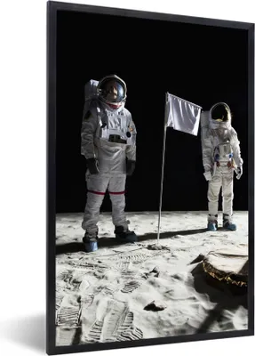 Produktbild von MuchoWow® MuchoWow® Gerahmtes Poster Mond - Astronauten 60x90 cm - Poster mit zchwarzem Bilderrahmen - Kunst