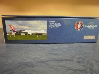 Produktbild von Herpa Wings 1:200 Airbus A 330-300 Turkish Airlines EM 2016 558105