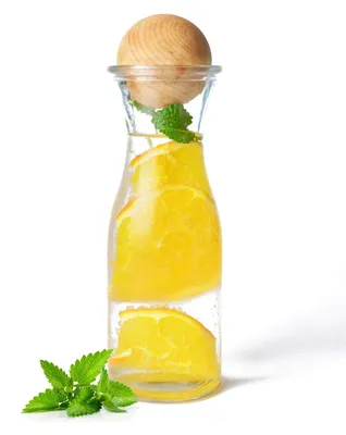 Produktbild von Glaskaraffe mit Dekantierfunktion – Holzverschluss – 270 ml