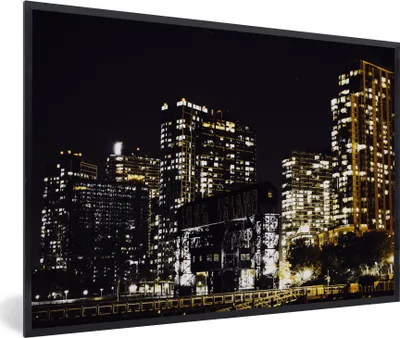 Produktbild von MuchoWow® MuchoWow® Gerahmtes Poster New York - Bäume - Beleuchtung 60x40 cm - Poster mit zchwarzem Bilderrahmen - Printing - Wanddeko Schlafzimmer