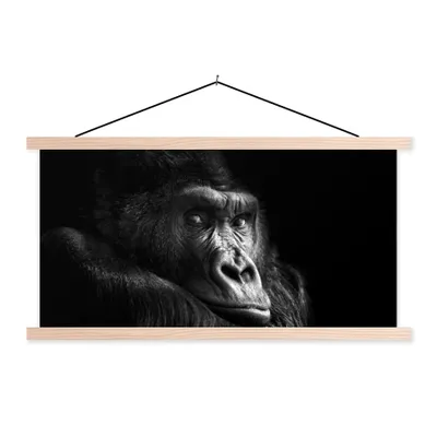 Produktbild von MuchoWow® Textilposter Gorilla - Affe - Schwarz - Weiß - Porträt 120x60 cm mit holzfarbenen Rahmen - Klemmleiste