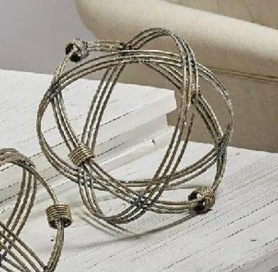 Immagine prodotto di Decorazione sferica in metallo dorato, diametro 19 cm
