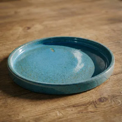 Produktbild von Provencelia Keramik Untersetzer Base r Blaugrün, Ø34 x H5 cm, frostbeständig, handgefertigt, glasiert, Outdoor, Garten, Terrasse, winterfest