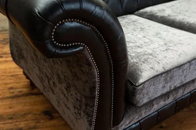 Produktbild von Chesterfield 2 Sitzer Klassische Luxus Barock Rokoko Couch Sofa Leder Couch Neu