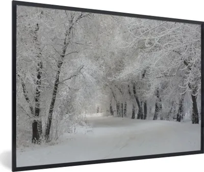 Produktbild von MuchoWow® Gerahmtes Poster Bäume - Schnee - Winter 90x60 cm - Poster mit Schwarzem Bilderrahmen Wandposter Rahmen Foto Bilder - Fotorahmen - Foto-Plakat