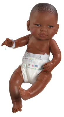 Zdjęcie produktu dla Lalka Paola Reina ciemnoskóra dziewczynka z pieluszką 45 cm - realistyczna lalka