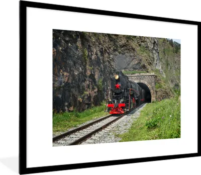 Produktbild von MuchoWow® Gerahmtes Poster Zug kommt aus einem Tunnel 80x60 cm - Poster mit Schwarzem Bilderrahmen Wandposter Rahmen Foto Bilder - Schlafzimmer-Dekorationen - Fotoposter