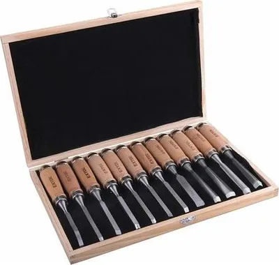 A set of 12 chisels in a wooden box.