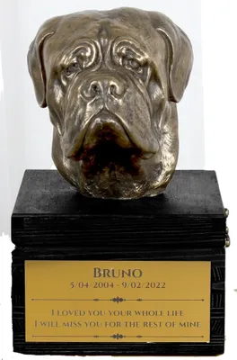 Produktbild von Bordeauxdogge, Dogue de Bordeaux - eine Urne mit Gravur und Hundeskulptur, letzter Abschied, handgefertigtes Produkt der Marke Art-Dog