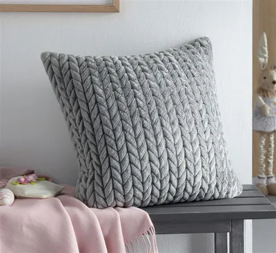 Produktbild von Kissenhülle "Zopfmuster" in grau, 45x45 cm, samtig weich, Kissenbezug mit Strickmuster, Zierkissenbezug