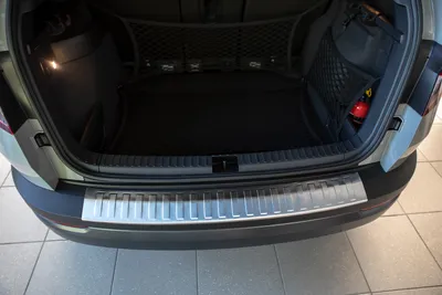 Produktbild von Ladekantenschutz und Einstiegsleisten passend für Skoda Karoq 2017-2021, Farbe:Silber