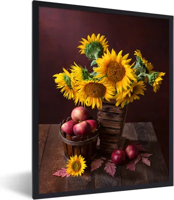 Produktbild von MuchoWow® Gerahmtes Poster Sonnenblumen - Apfel - Stilleben 60x80 cm - Poster mit Schwarzem Bilderrahmen Wandposter Rahmen Foto Bilder - Premium - Wanddeko Wohnzimmer