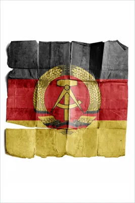 Produktbild von Wallario selbstklebendes Poster - DDR Flagge auf altem Papier - schwarz rot gold, Größe: 61 x 91,50 cm