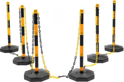 Produktbild von Verkehrskegel - Absperrpfosten 6er-Set - Befüllbarer Standfuß - Kette 16,8 cm - Verstellbar - Für Parkplatz & Baustelle - Gelb