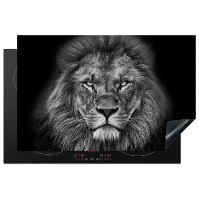 Produktbild von KitchenYeah© Herdabdeckplatte Tiere - Löwe - Schwarz - Weiß - Porträt , 80x52cm, Küche Deko, Glaskeramikkochfeld Herdabdeckung, Abdeckplatte fùr Kochfeld