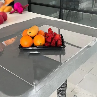 Image de Omgoods - Planche de découpe en acrylique - Transparente et antidérapante, idéale pour protéger votre cuisine