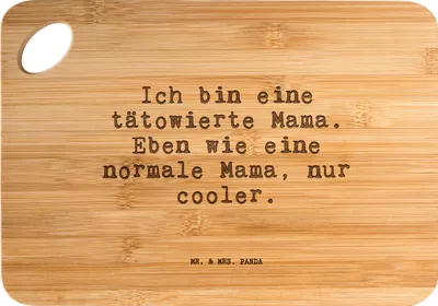 Produktbild von Mr. & Mrs. Panda Holzbrett Ich bin eine tätowierte... - Transparent - Geschenk, brotzeitbrettchen, Spruch Geschenke, Küchenbrett, Muttertag, Hackbrett, Mama, Mutter