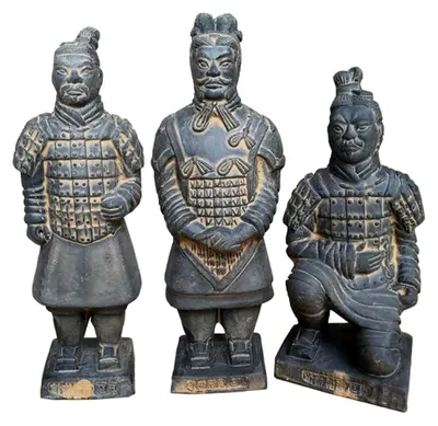 Produktbild von Terrakotta-Krieger-Skulpturen aus China im 3er-Set