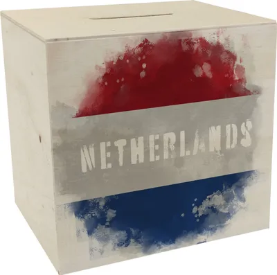 Produktbild von Spardose aus Holz mit Niederlande-Flagge im Used Look - Sparschwein für Urlauber