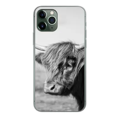 Produktbild von MuchoWow® Handyhülle Schutzhülle Hülle für iPhone 11 Pro Schottischer Highlander - Tiere - Schwarz - Weiß Silikon Softcase Handy Hülle - Handy