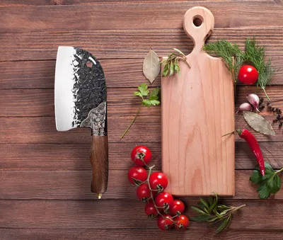 Obrázek produktu pro Malý sekáček s propracovanou výzdobou. Ručně kovaný nůž na maso a řeznický nůž