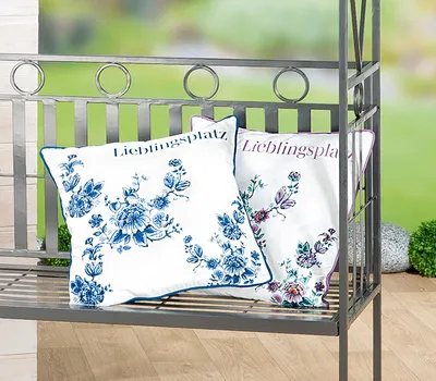 Produktbild von GILDE Kissen, quadratisch, "Florale", Blumendesign, Schriftzug, Polyester, weiß, , 2 Stück wie abgebildet, B. 45 cm, H. 45 cm 51985