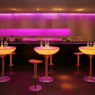 Produktbild von Moree Lounge Table LED Tisch Pro 105cm Dekorationslampe Halbrund, Zylindrisch, Länglich