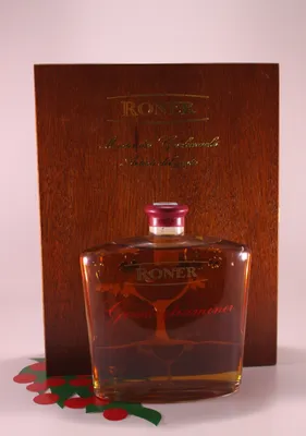 Immagine prodotto di Grappa Gewürztraminer Riserva Roner 70 cl. - Alto Adige