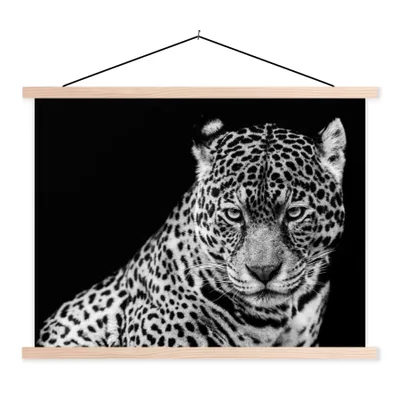 Produktbild von MuchoWow® Textilposter Leopard - Tiere - Schwarz - Weiß - Porträt 120x90 cm mit holzfarbenen Rahmen - Magnetisch