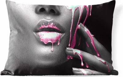 Produktbild von MuchoWow® Outdoor Kissen - Lippen - Rosa - Schwarz - 60x40 cm - Wetterfest - Lounge Kissen - Zierkissen - Kissen für Innenräume