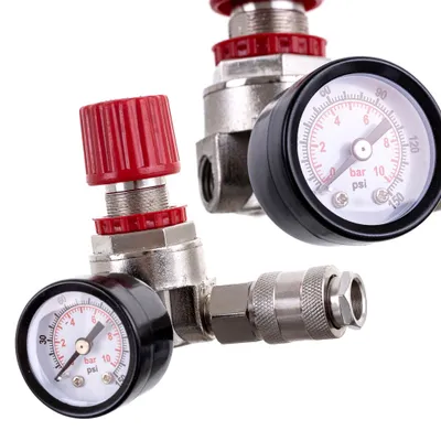 Zdjęcie produktu dla Reduktor z manometrem, regulatorem ciśnienia i szybkozłączem 1/4" TC Technic YQ-22