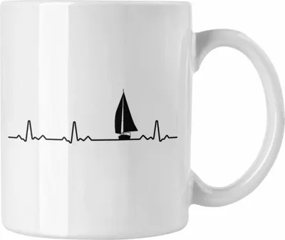 Produktbild von Trendation - Kapitän Herzschlag Tasse Geschenk Käptn Lustiger Spruch Bootsfahrer Sportboot Herren Segler Segeln Motoboot Lustig (Weiß)