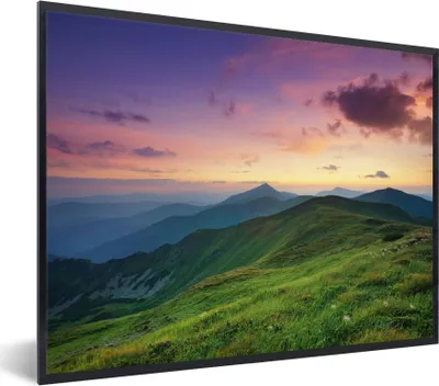 Produktbild von MuchoWow® Gerahmtes Poster Berg - Gras - Landschaft - Abend 80x60 cm - Poster mit Schwarzem Bilderrahmen Wandposter Rahmen Foto Bilder - Schwarzem - Mit Gestell