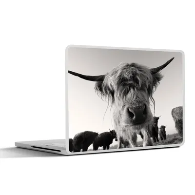 Produktbild von MuchoWow® Laptop Aufkleber Sticker Cover Schottischer Highlander - Schwarz - Weiß - Tiere 30x21 cm - Sticker für Laptop - Selbstklebend