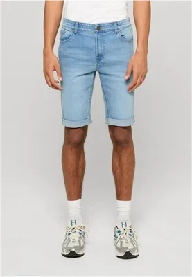 Image de Short en jean slim fit pour homme Urban Classics Basic, nouveau modèle bleu clair délavé - taille 44