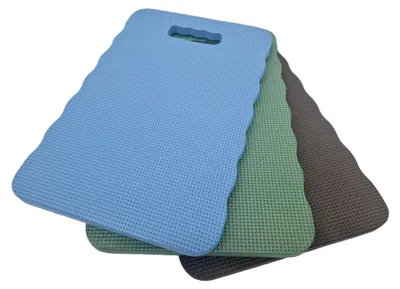 Produktbild von Kniekissen für den Garten 3er Set 40x26x1,5cm Kniepolster in blau, grün und schwarz, Kniematte mit Griff, wasserfest und komfortabel für den Außenbereich