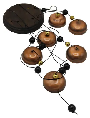 Imagen del producto de Campanilla de metal con campanas y cuentas, de 65 cm