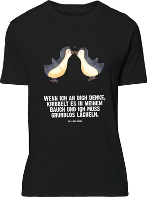 Produktbild von Mr. & Mrs. Panda Größe L T-Shirt Pinguine Kuss - Schwarz - Geschenk, Valentinstag, mit Spruch, Tshirt, Freund, für Partner, Freundin, Shirt, Frauen, Hochzeitstag
