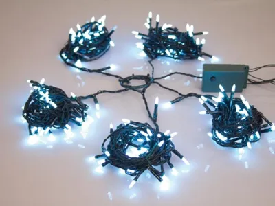 Image de Speed Light Led - 220 Lampes Blanches - Fil Vert - Modulateur - 24 V (Pour Arbre De 180 Cm)