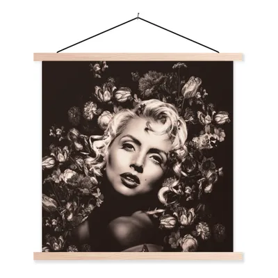 Produktbild von MuchoWow® Textilposter Blumen - Schwarz - Weiß - Frau 120x120 cm mit holzfarbenen Rahmen - Textil-Poster