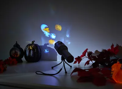 Produktbild von LED Projektor Stativ USB 3 Schablonen Weihnachten Halloween Weltraum