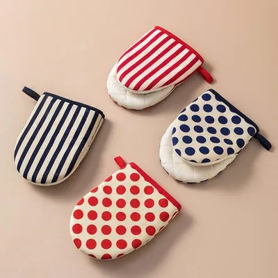 Produktbild von Mini Backofen-Set - 4 Teile | Hitzebeständig, Waschbar & Stilvoll | Für Küche, Backen & Geschenk