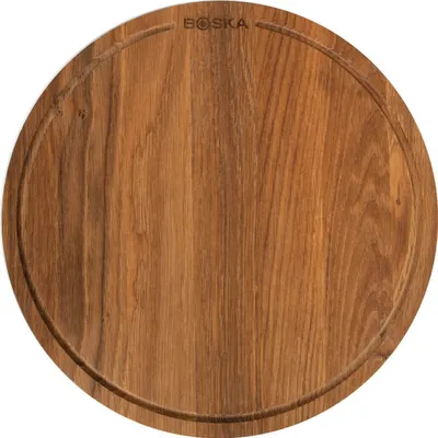 Produktbild von Boska Pizzabrett Friends M / Servierbrett aus Eichenholz / Pizza, Tapas und andere Speisen / Praktische Auffangrinne / Braun / ⌀ 29 cm