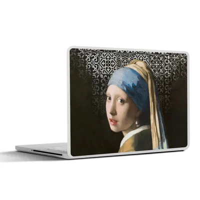 Produktbild von MuchoWow® Laptop Aufkleber Sticker Cover Mädchen mit Perlenohrring - Schwarz und Weiß 30x22 cm - Laptop-Sticker