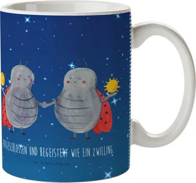 Produktbild von Mr. & Mrs. Panda Kindertasse Sternzeichen Zwilling - Sternenhimmel Blau - Geschenk, Geburtstag Mai, Haferl, Trinklernbecher, Mehrwegbecher, Marienkäfer, Zwillinge, Pott