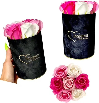 Image de Flowerbox Inspiruj - Boîte noire avec roses savonneuses - N° 11 Mélange de fuchsia et de rose