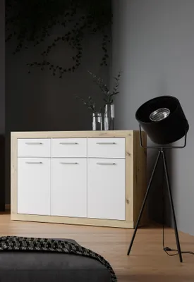 Produktbild von Forte BACCIO Kommode 110 120, moderne Kommode für Wohn-/Schlafzimmer, 3-türig, 3 Schubladen, Holzwerkstoff, Artisan Eiche Holzdekor|Weiß, 117,9 cm breit x 91,5 cm hoch x 34 cm tief