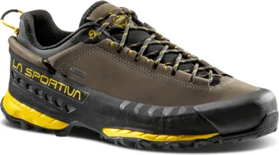 Wanderschuh "TX5 Low GTX" von La Sportiva in Schwarz und Gelb; mit griffiger Sohle und stabiler Konstruktion.