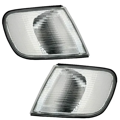 Produktbild von TYC Frontblinker Set für Audi 100 C4 1990 - 1994 weiß Silber vorne